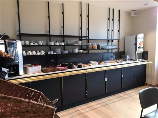 Desayuno buffet en el Grand Hotel de la Gare de Angers - Le Grand Hôtel de la Gare 3 estrellas
