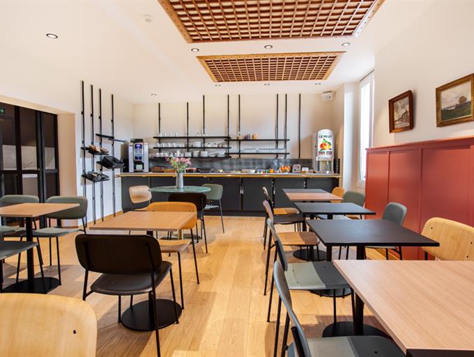 Desayuno buffet en el Grand Hotel de la Gare de Angers - Le Grand Hôtel de la Gare 3 estrellas